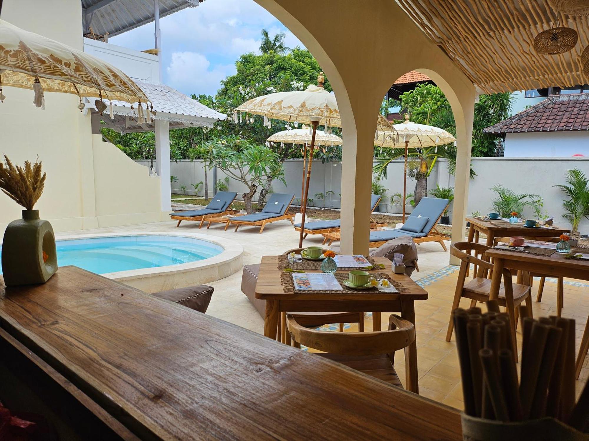 Отель United Colors Of Lembongan Экстерьер фото