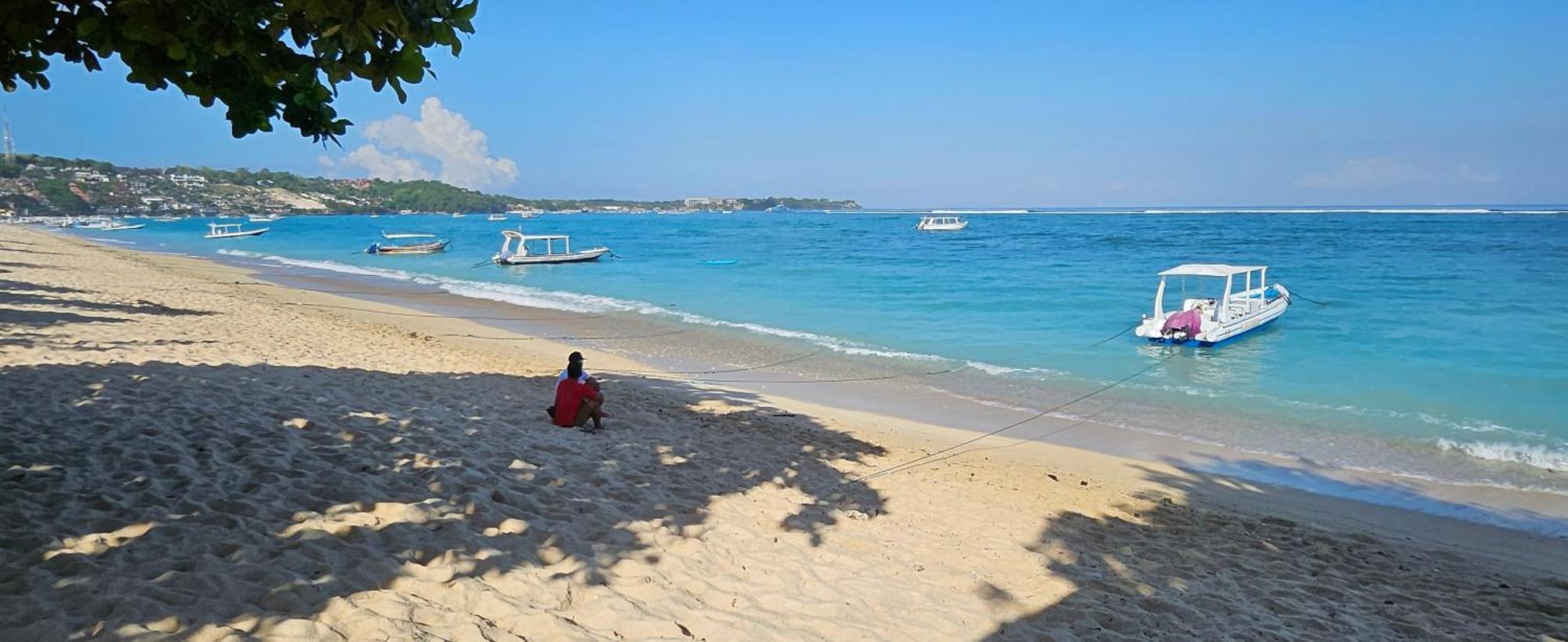 Отель United Colors Of Lembongan Экстерьер фото